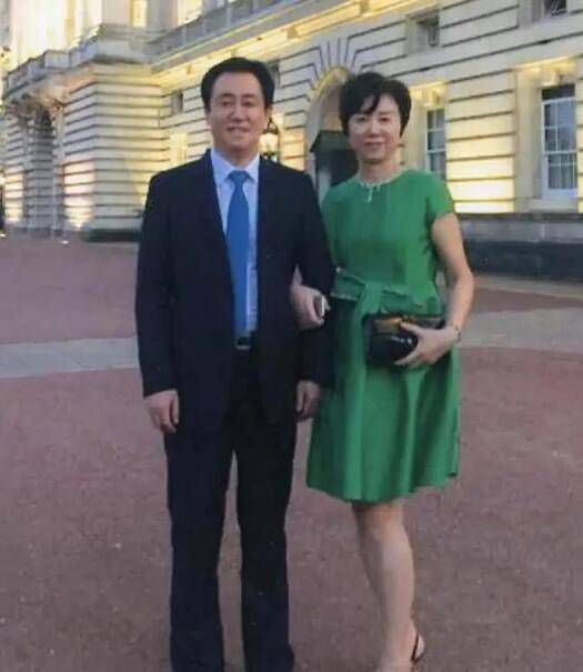 性感的年轻妈妈