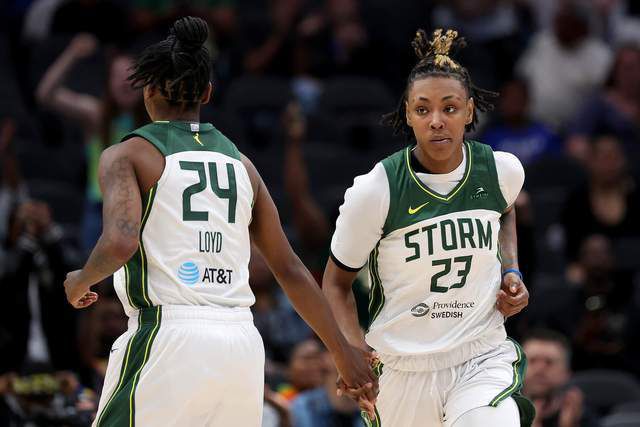 美女的胸和逼